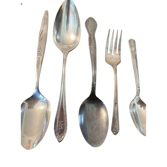 Vintage Mixed Lot Silverplated and Stainless Silverware Assorted Lot of 8 - Picture 3 of 13